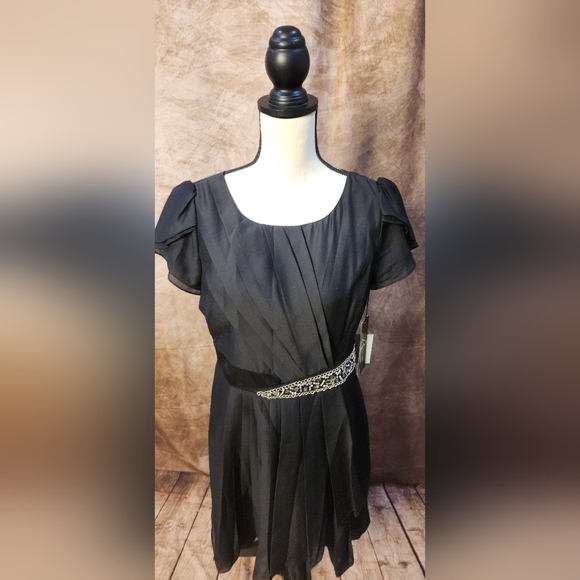 Korean Designer Embellished Waist Chiffon Dress - Picture 2 of 11